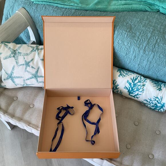 Authentic Louis Vuitton Magnetic Empty Box w bows 3.5x14x14 - Picture 3 of 5